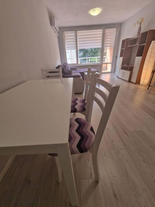 Cozy Central Apartment In Outskirts Of Old Sofia Esterno foto